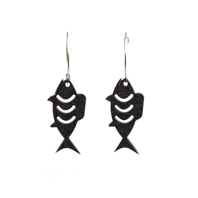 Stuck on You – Boucles d’oreilles créoles poisson pailleté