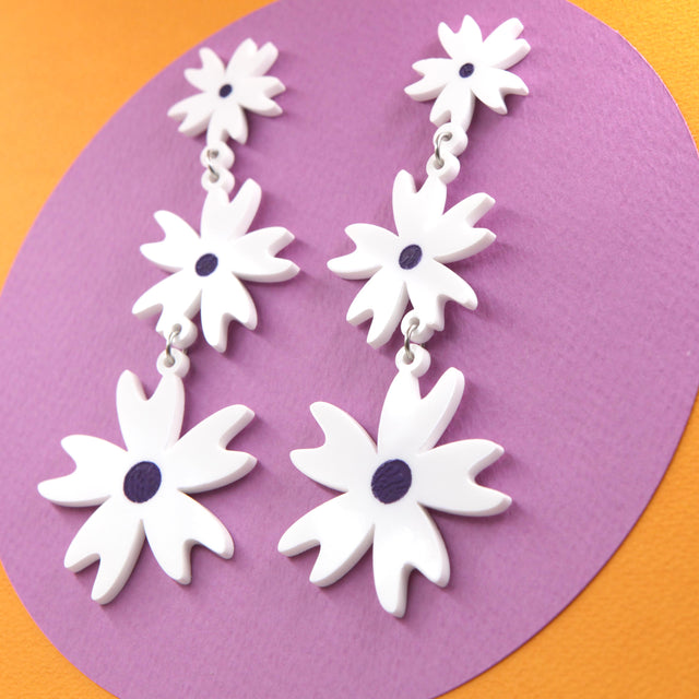 Statement earrings with white acrylic flowers, oversized design, lightweight and handmade, KissMeZombie.